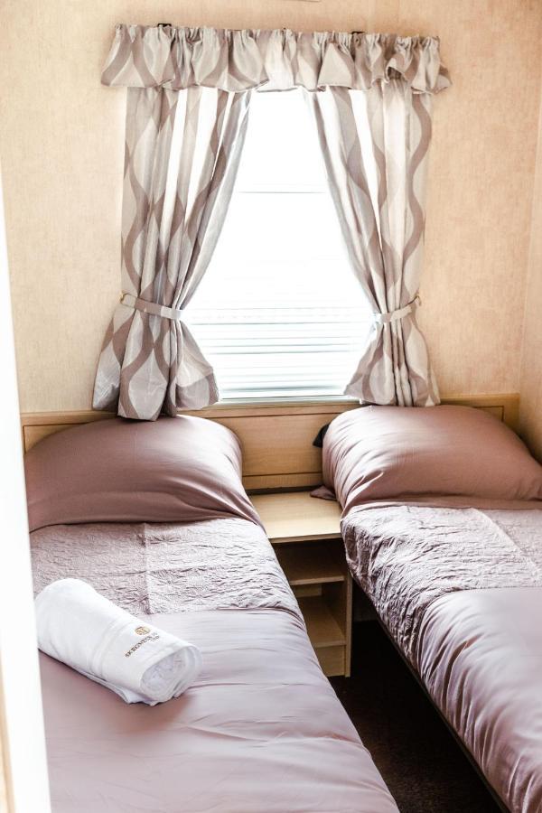 Kings Caravan - Family Groups Only - Very Quiet Park Villa Skegness Exteriör bild